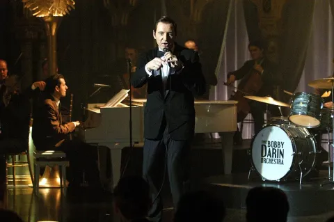 Кадр из фильма У моря