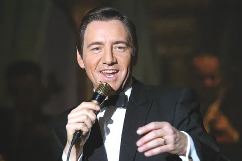 Кадр из фильма У моря