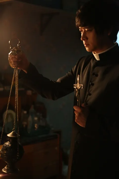 Кадр из фильма Чёрные священники