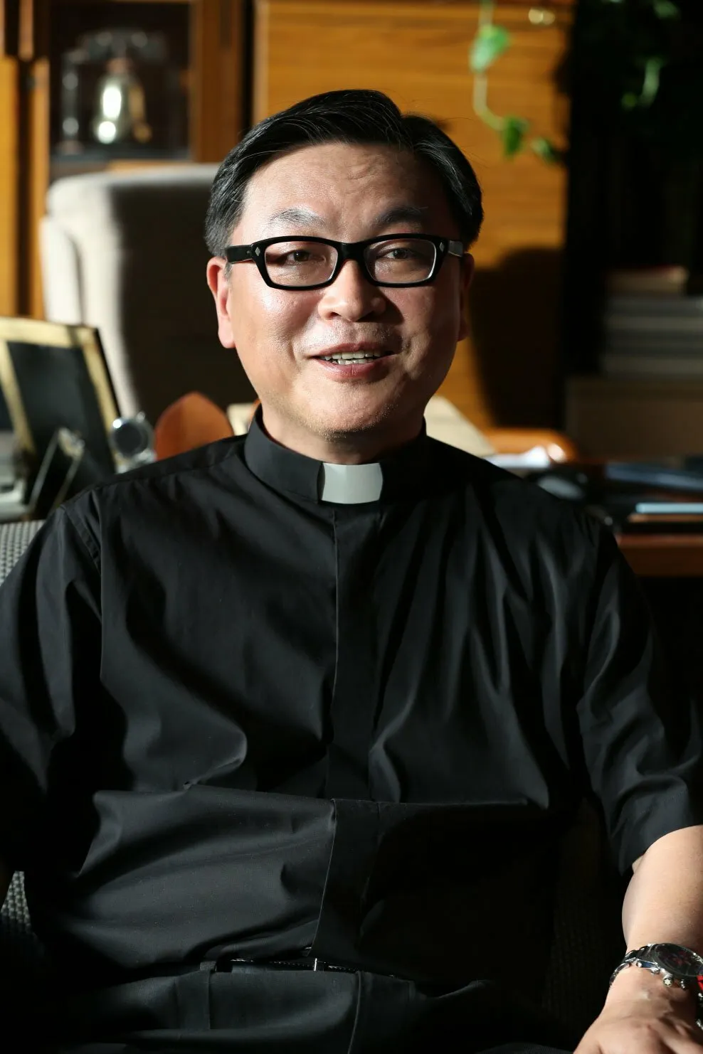 Кадр из фильма Чёрные священники