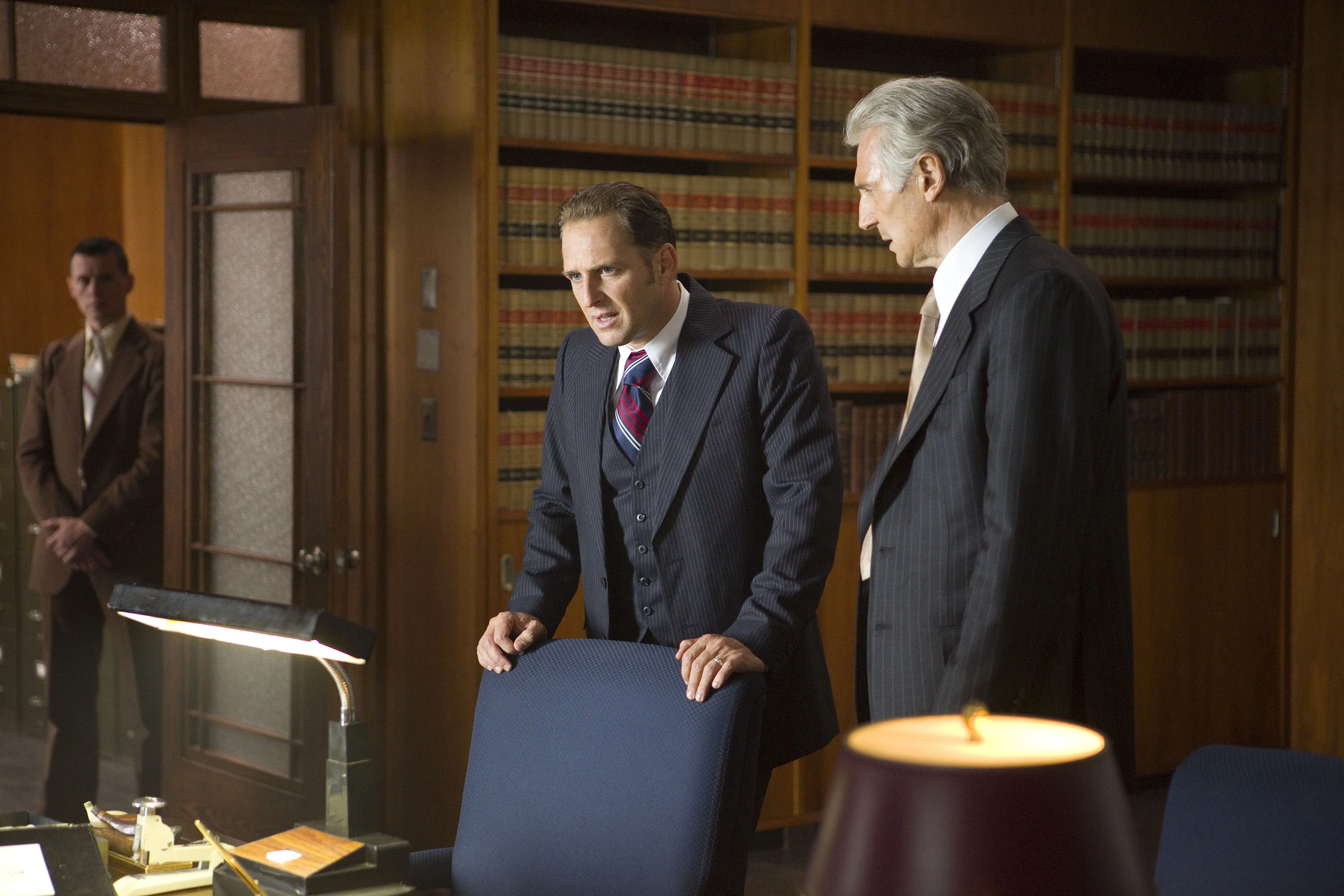 Кадр из фильма Уотергейт. Крушение Белого дома