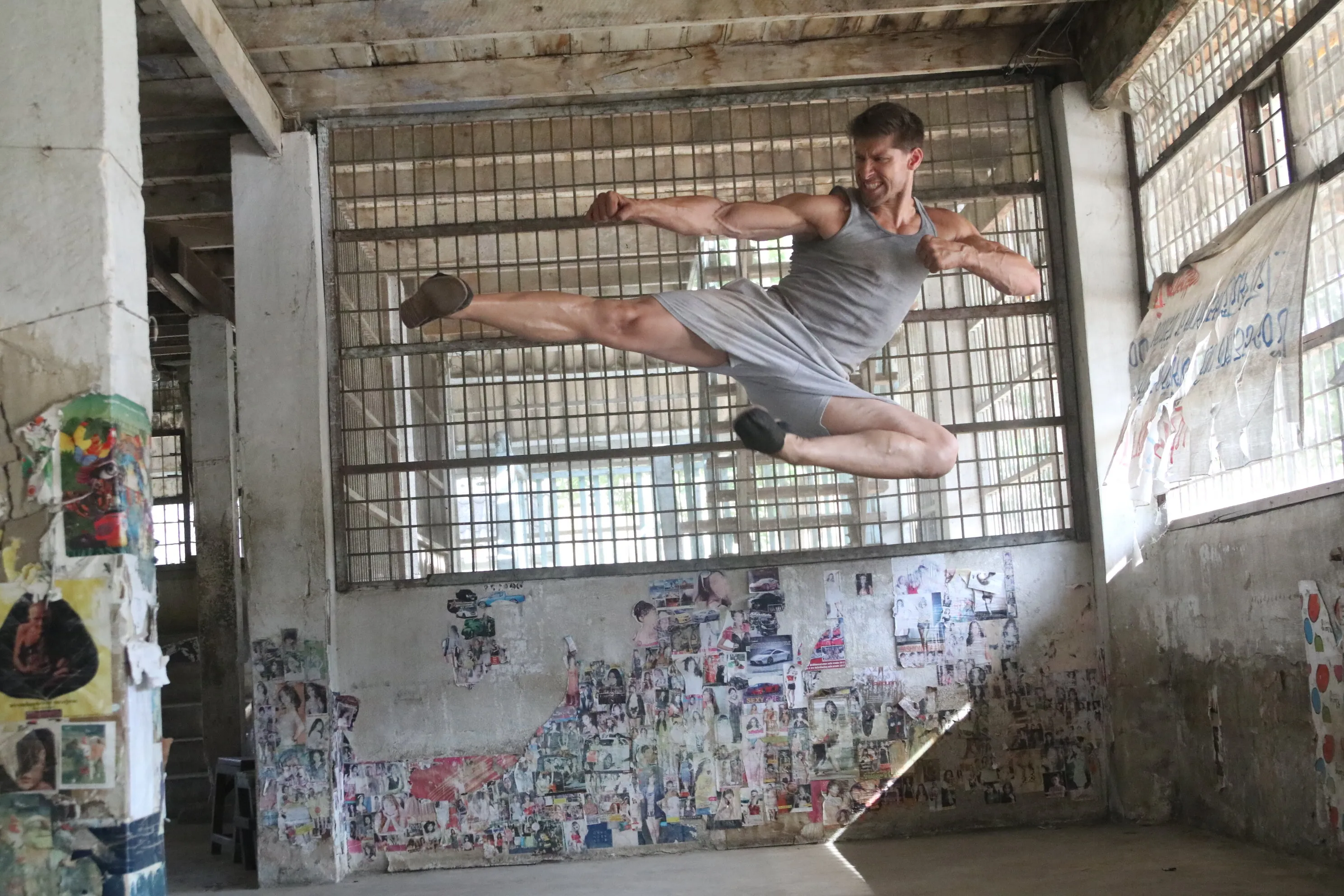 Кадр из фильма Кикбоксер возвращается