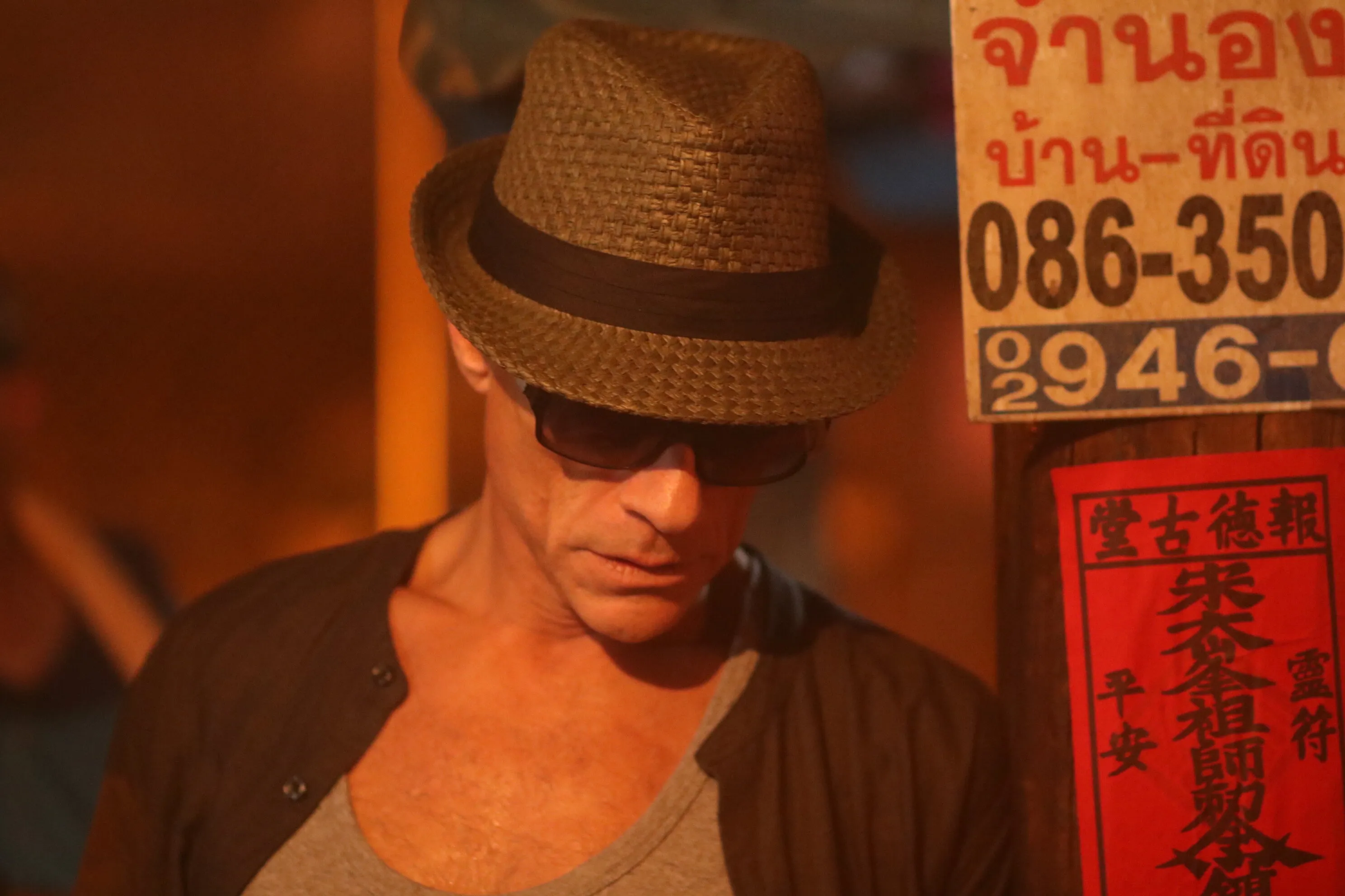 Кадр из фильма Кикбоксер возвращается