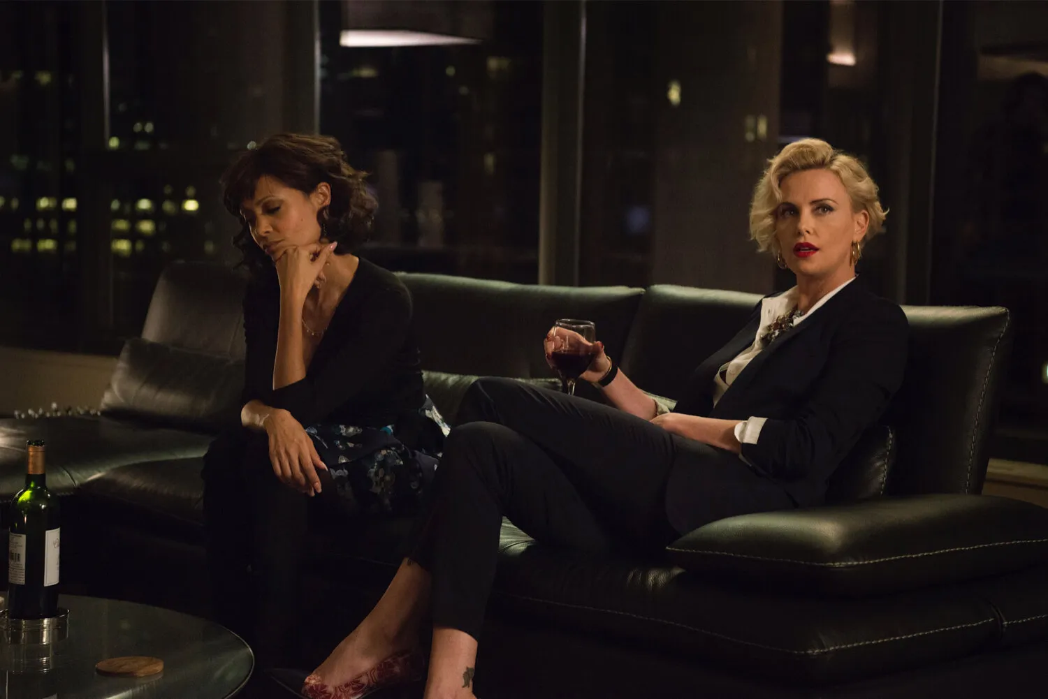 Кадр из фильма Опасный бизнес