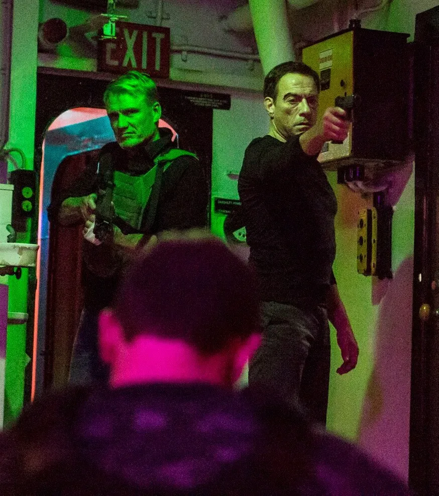 Кадр из фильма Чёрные воды