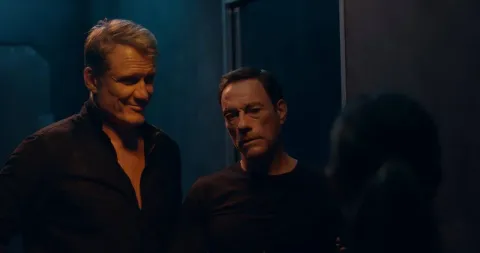 Кадр из фильма Чёрные воды