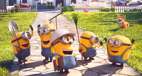 Кадр из фильма Миньоны против газона