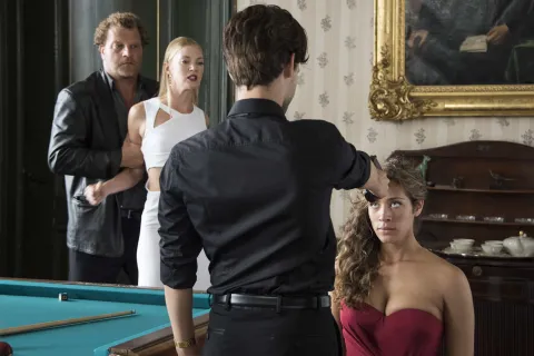 Кадр из фильма Гангстердам